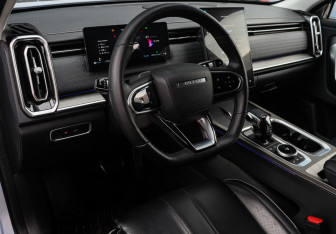 Подержанный автомобиль Jaecoo J7 2023 года (13 фото)