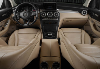 Подержанный автомобиль Mercedes-Benz GLC Coupe 2019 года (23 фото)