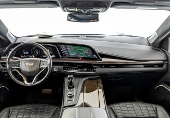 Подержанный автомобиль Cadillac Escalade Suv 2021 года (15 фото)