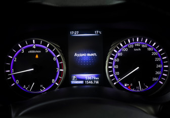 Подержанный автомобиль Infiniti Q50 2014 года (17 фото)