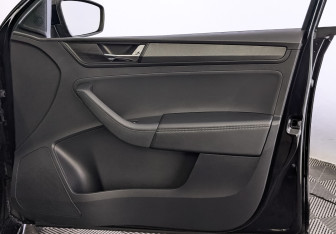 Подержанный автомобиль Skoda Rapid Liftback 2020 года (25 фото)