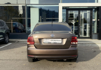 Подержанный автомобиль Volkswagen Polo Sedan 2016 года (6 фото)