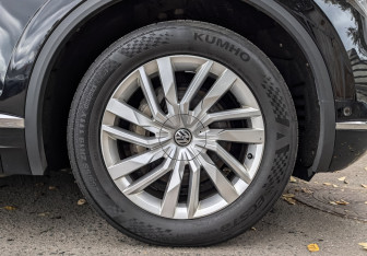 Подержанный автомобиль Volkswagen Touareg 2020 года (18 фото)