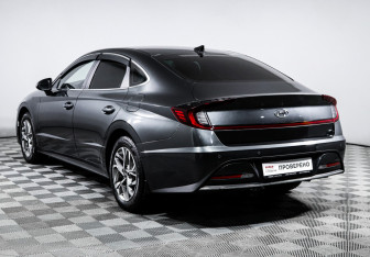 Подержанный автомобиль Hyundai Sonata 2021 года (7 фото)