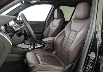 Подержанный автомобиль BMW X3 2020 года (25 фото)