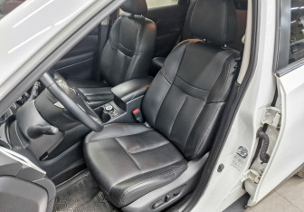 Подержанный автомобиль Nissan X-Trail 2017 года (22 фото)