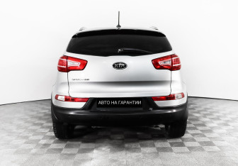 Подержанный автомобиль Kia Sportage 2012 года (6 фото)