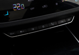 Подержанный автомобиль Hongqi HS5 2019 года (20 фото)