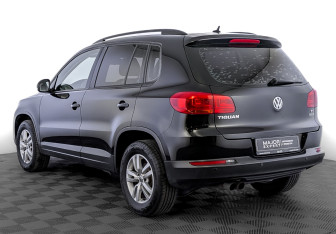 Подержанный автомобиль Volkswagen Tiguan 2015 года (7 фото)