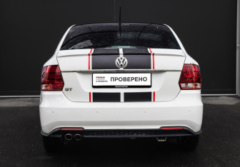 Подержанный автомобиль Volkswagen Polo Sedan 2016 года (5 фото)