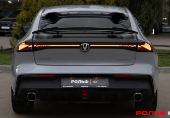 Подержанный автомобиль Changan UNI-V 2023 года (33 фото)