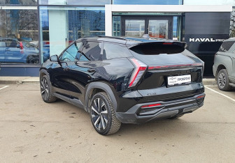 Подержанный автомобиль Geely Atlas 2024 года (7 фото)