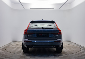 Подержанный автомобиль Volvo XC60 2019 года (6 фото)