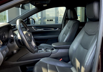 Подержанный автомобиль Cadillac XT5 2021 года (25 фото)