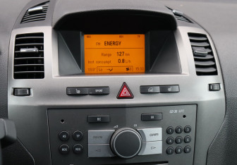 Подержанный автомобиль Opel Zafira Compactvan 2006 года (15 фото)