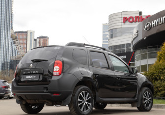 Подержанный автомобиль Renault Duster 2014 года (4 фото)