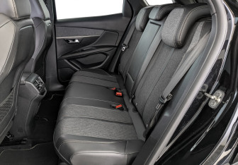 Подержанный автомобиль Peugeot 3008 2018 года (18 фото)