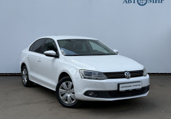 Подержанный автомобиль Volkswagen Jetta Sedan 2012 года (3 фото)