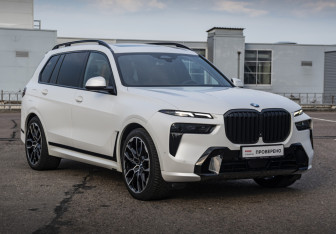 Подержанный автомобиль BMW X7 2024 года (3 фото)