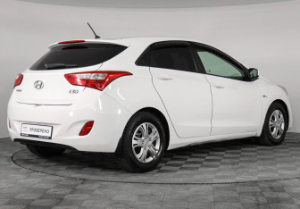 Подержанный автомобиль Hyundai i30 Hatchback 2012 года (5 фото)