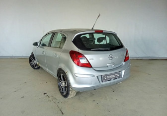 Подержанный автомобиль Opel Corsa 2008 года (4 фото)