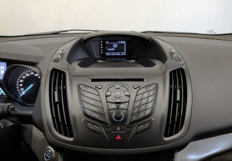 Подержанный автомобиль Ford Kuga 2013 года (15 фото)