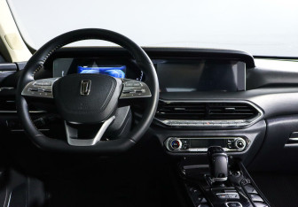 Подержанный автомобиль FAW Bestune T77 2021 года (8 фото)