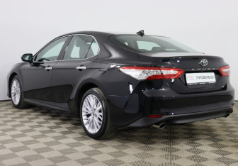 Подержанный автомобиль Toyota Camry Sedan 2018 года (7 фото)