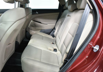 Подержанный автомобиль Hyundai Tucson 2015 года (12 фото)