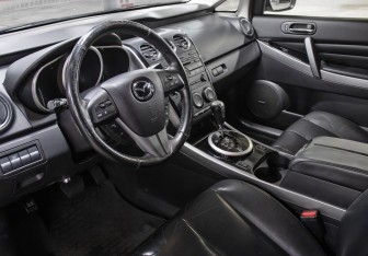 Подержанный автомобиль Mazda CX-7 2011 года (16 фото)