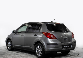 Подержанный автомобиль Nissan Tiida Hatchback 2008 года (7 фото)