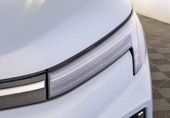 Подержанный автомобиль Москвич 3е 2023 года (11 фото)