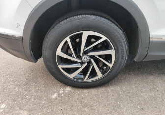 Подержанный автомобиль Volkswagen Tiguan 2018 года (12 фото)