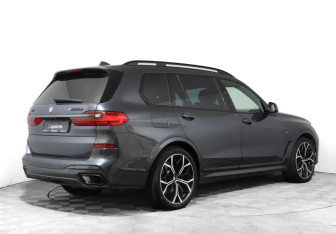 Подержанный автомобиль BMW X7 2020 года (5 фото)