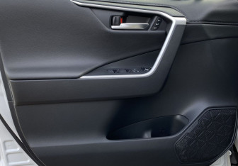 Подержанный автомобиль Toyota RAV4 2019 года (21 фото)