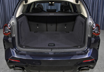 Подержанный автомобиль BMW X3 2024 года (10 фото)