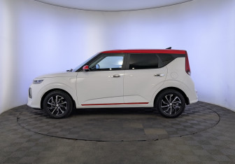 Подержанный автомобиль Kia Soul 2022 года (8 фото)