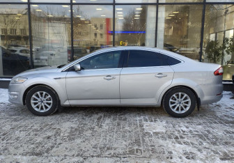 Подержанный автомобиль Ford Mondeo Sedan 2014 года (5 фото)