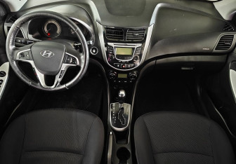 Подержанный автомобиль Hyundai Solaris Sedan 2012 года (9 фото)