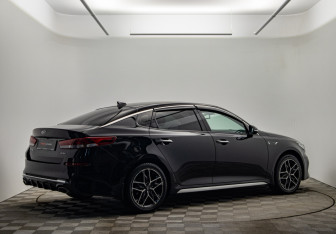 Подержанный автомобиль Kia Optima Sedan 2019 года (5 фото)