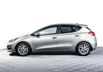 Подержанный автомобиль Kia Ceed Hatchback 2017 года (22 фото)