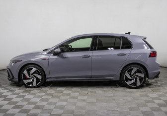 Подержанный автомобиль Volkswagen Golf GTI Hatchback 2021 года (8 фото)