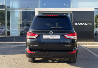 Подержанный автомобиль SsangYong Stavic 2013 года (6 фото)