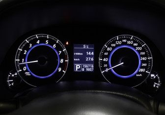 Подержанный автомобиль Infiniti QX70 2013 года (13 фото)