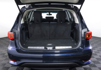 Подержанный автомобиль Infiniti QX60 2019 года (9 фото)