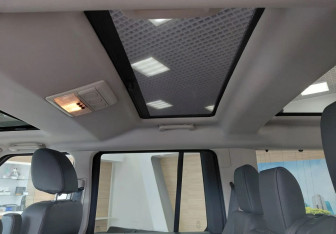 Подержанный автомобиль Land Rover Discovery 2010 года (24 фото)