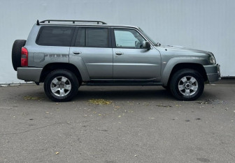 Подержанный автомобиль Nissan Patrol 2008 года (4 фото)