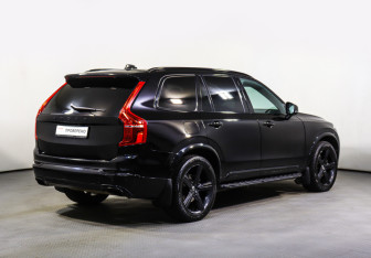Подержанный автомобиль Volvo XC90 2017 года (5 фото)