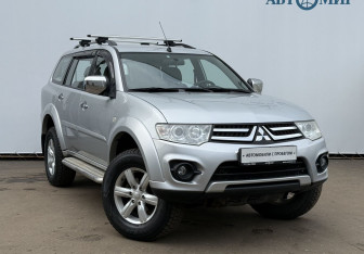 Подержанный автомобиль Mitsubishi Pajero Sport 2014 года (3 фото)