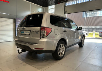 Подержанный автомобиль Subaru Forester Suv 2009 года (4 фото)